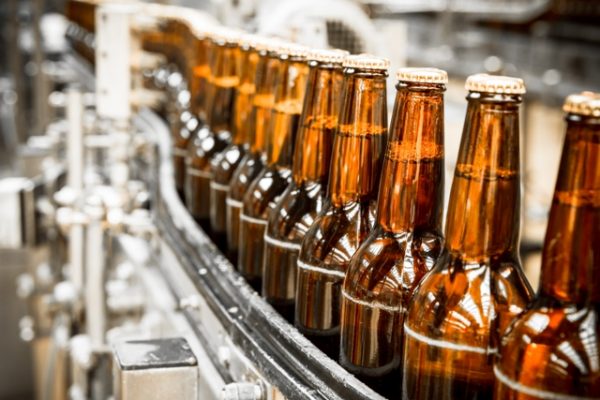 why-glass-bottle-manufacturing-needs-to-make-a-comeback-canadian